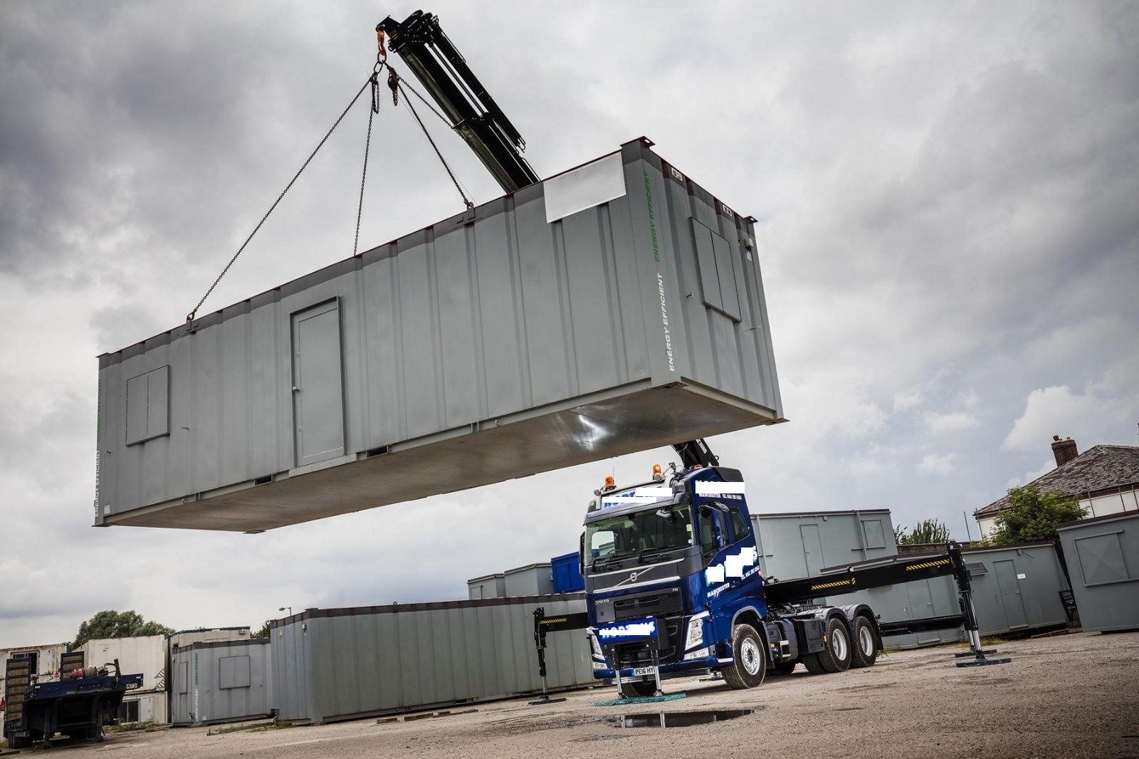 LKW mit Ladekran Einsatz in Zürich
