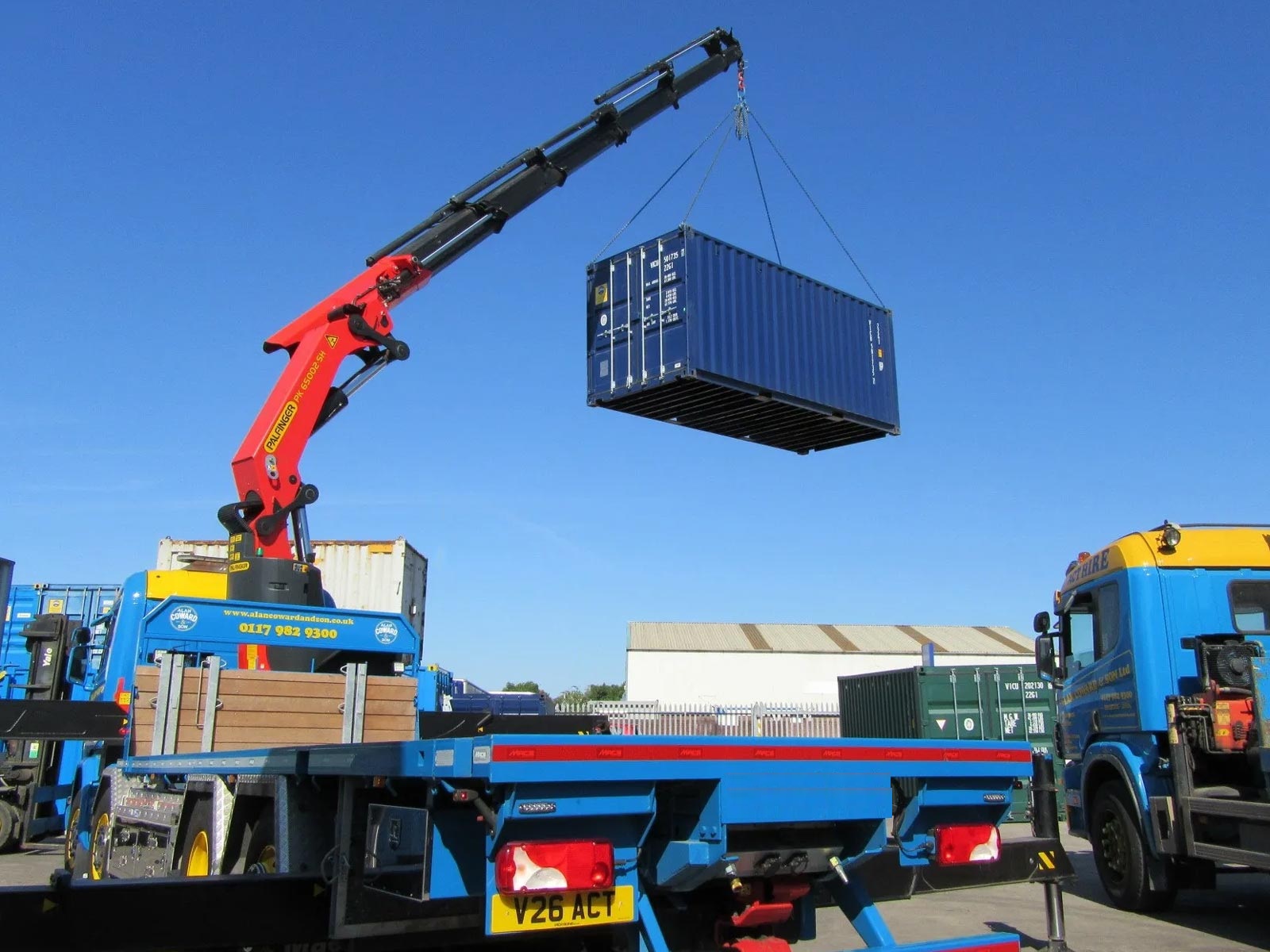 Container mit Ladekran absetzen Zürich